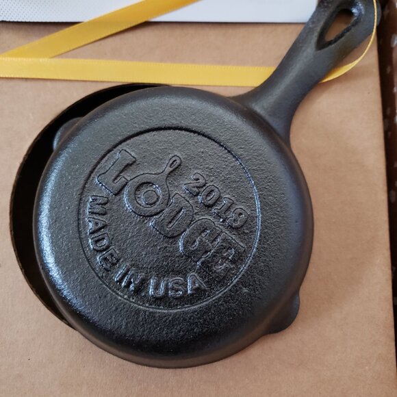 Lodge Cast Iron 2019 Holiday Limited Mini Skillet - Picture 7 of 7